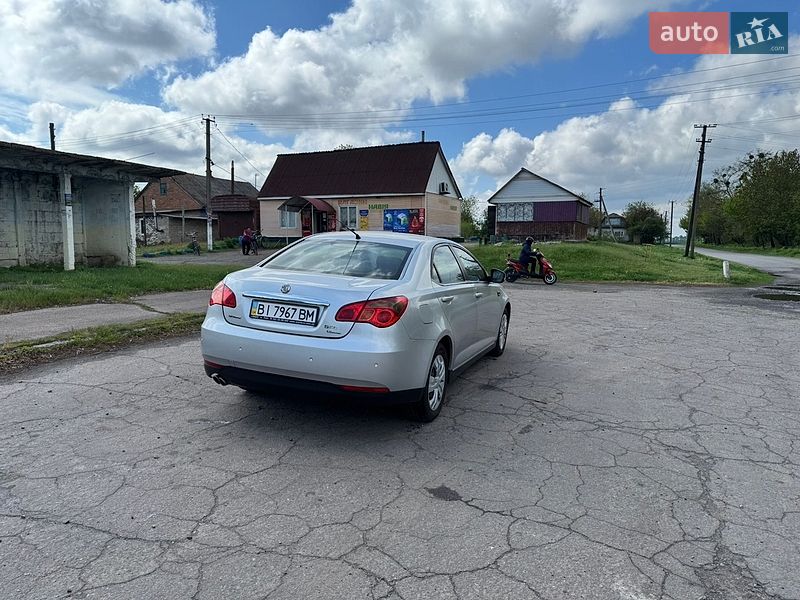 Седан MG 550 2012 в Гребінці