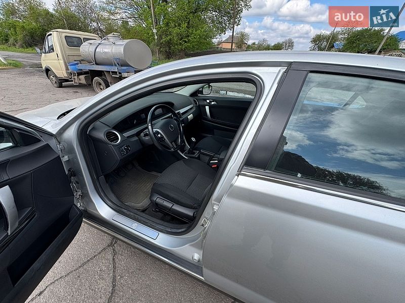 Седан MG 550 2012 в Гребінці
