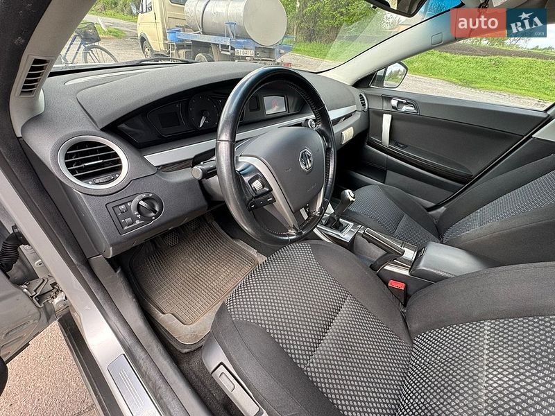 Седан MG 550 2012 в Гребенке