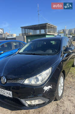 Хетчбек MG 5 2013 в 
