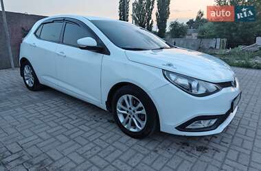 Хетчбек MG 5 2013 в 