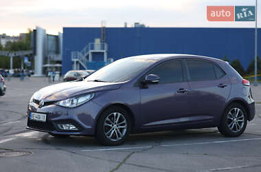 Хэтчбек MG 5 2013 в 