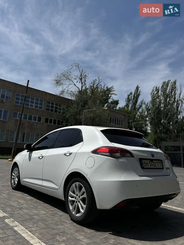 Хетчбек MG 5 2013 в Кривому Розі