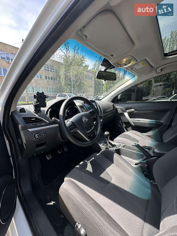 Хетчбек MG 5 2013 в Кривому Розі