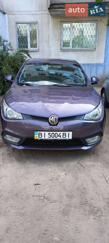 Хэтчбек MG 5 2013 в 