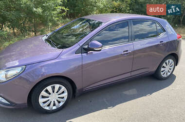 Хэтчбек MG 5 2013 в 