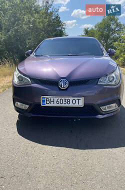 Хэтчбек MG 5 2013 в 