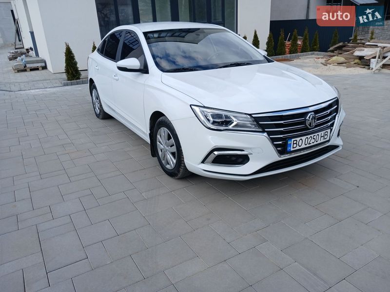 Седан MG 5 2021 в Тернополе