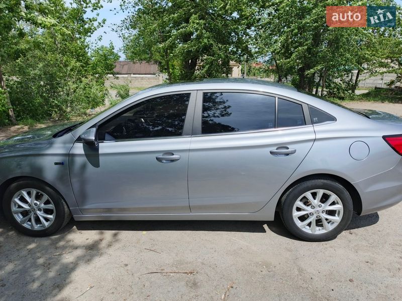 Седан MG 5 2019 в Кам'янському