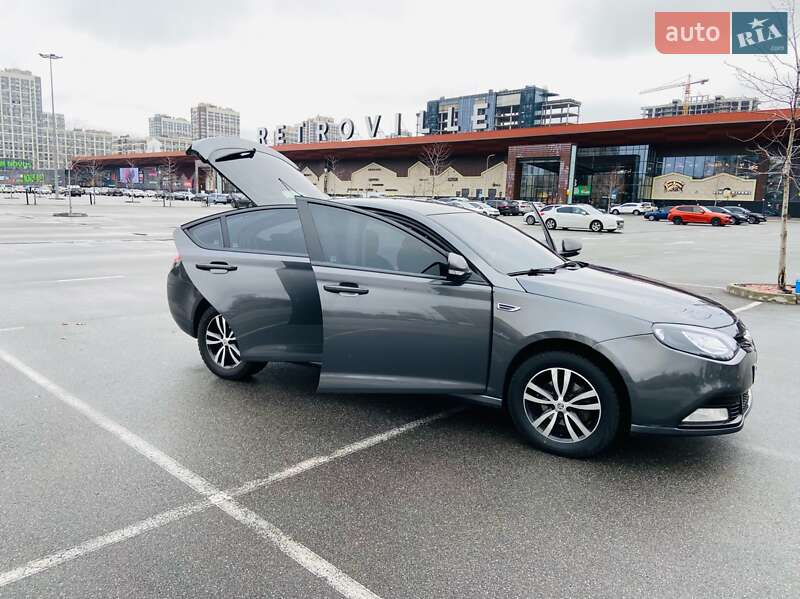 Лифтбек MG 6 2013 в Киеве фото 19 Лифтбек MG 6 2013 в Киеве