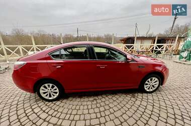 Хэтчбек MG 6 2012 в 