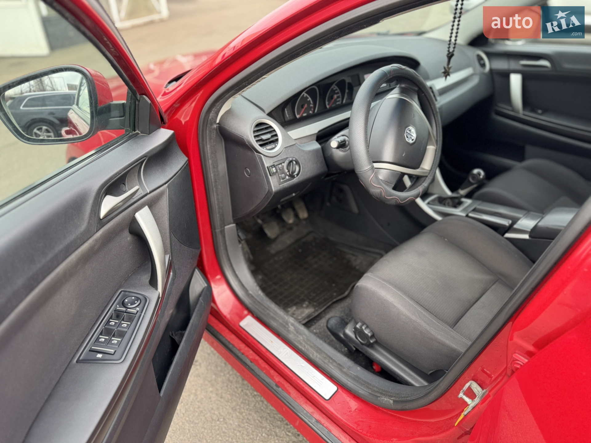 2013 MG 6 - мініатюра 27