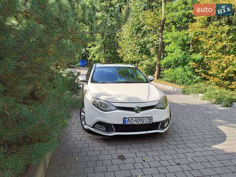 Фастбэк MG 6 2012 в Мукачево