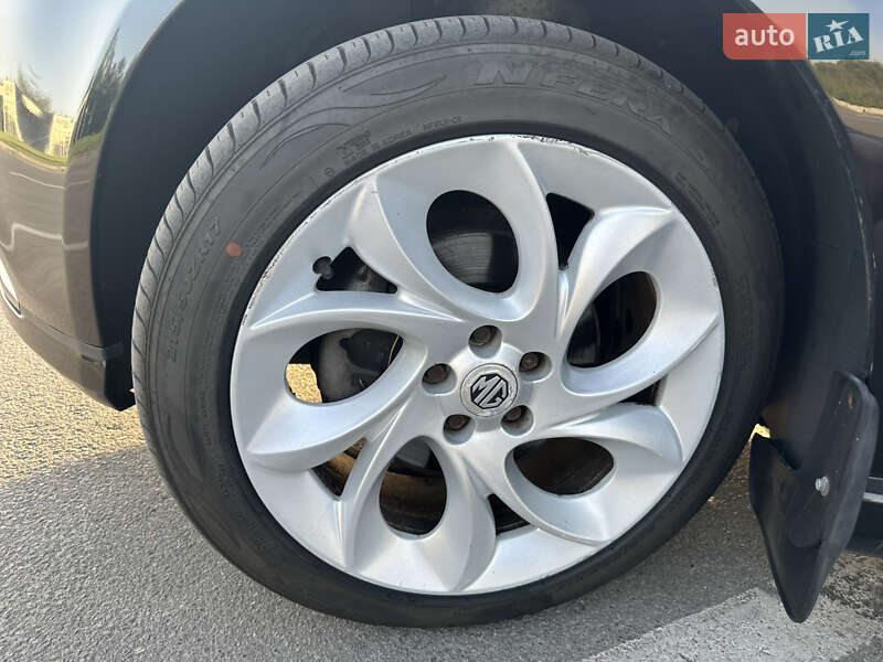 Седан MG 6 2013 в Буче