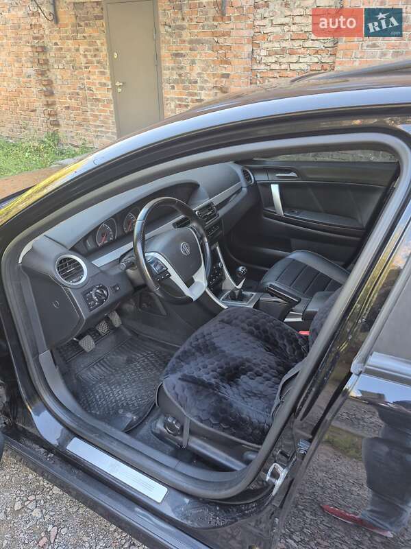 Фастбэк MG 6 2013 в Чернигове