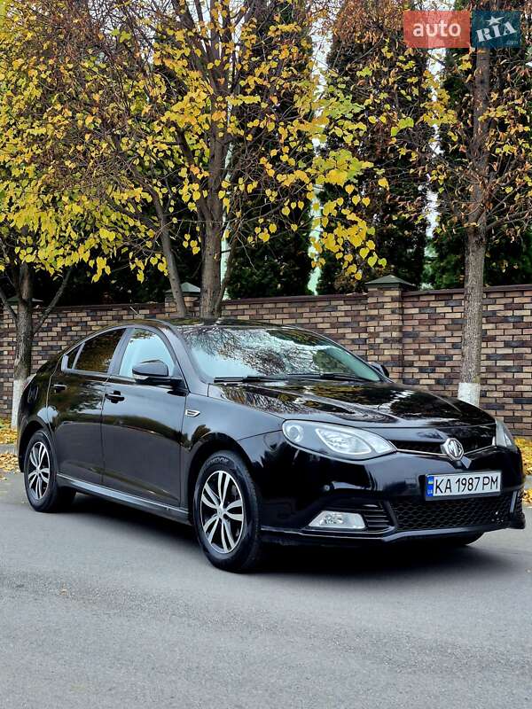 Фастбэк MG 6 2013 в Киеве