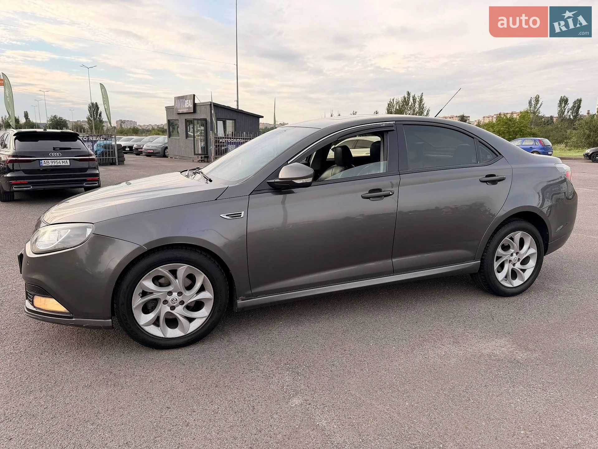 2013 MG 6 - мініатюра 14