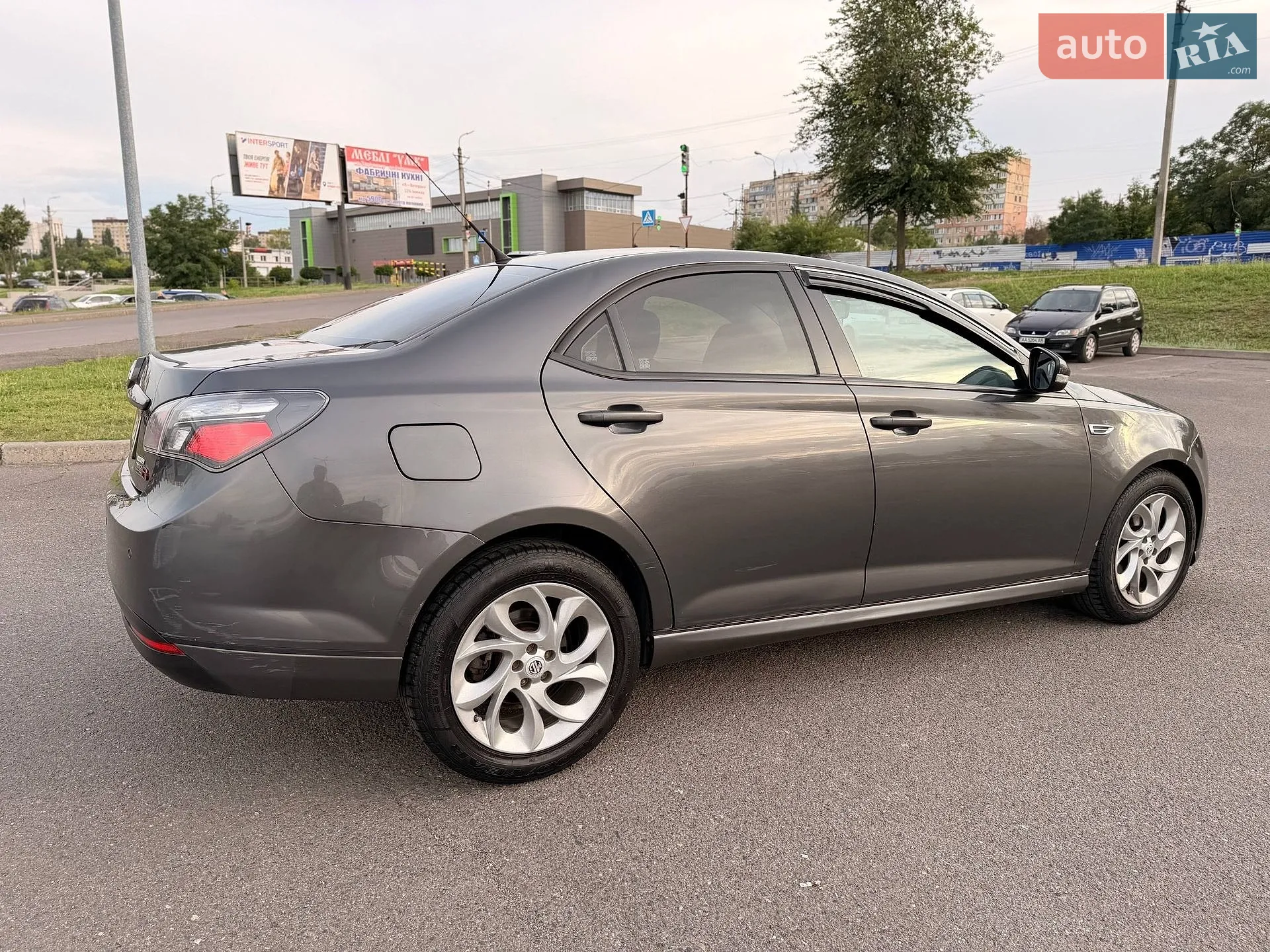 2013 MG 6 - мініатюра 29