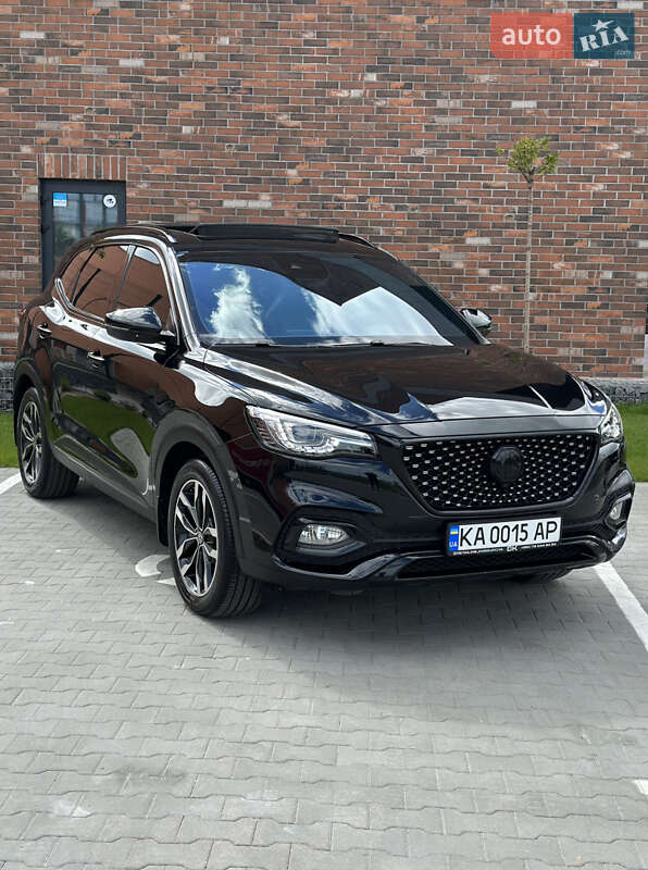 MG HS 2022