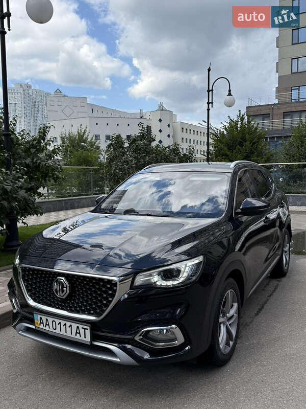 MG HS 2021