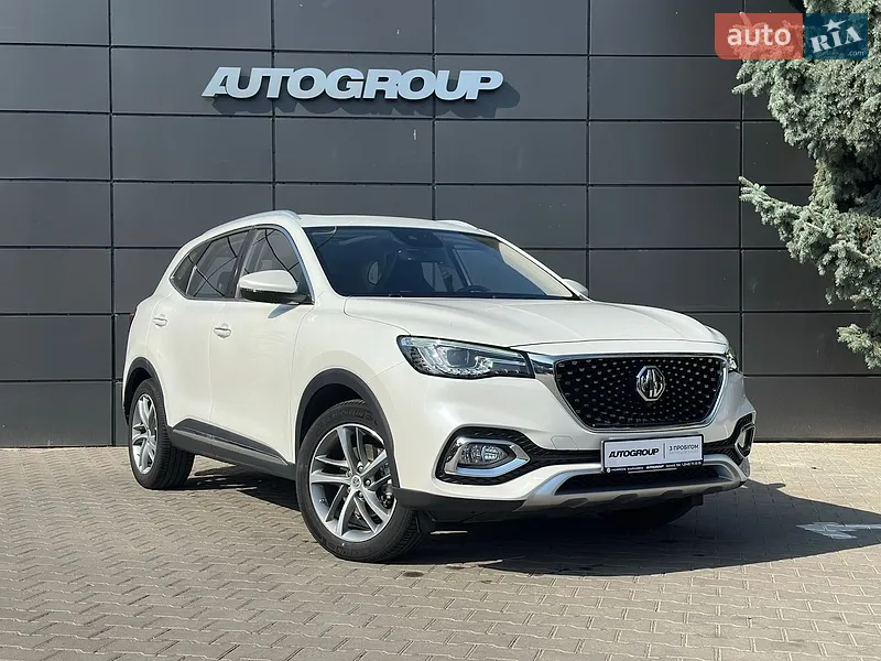 MG HS 2022