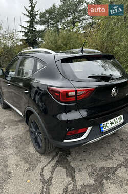 Хэтчбек MG ZS EV 2020 в 
