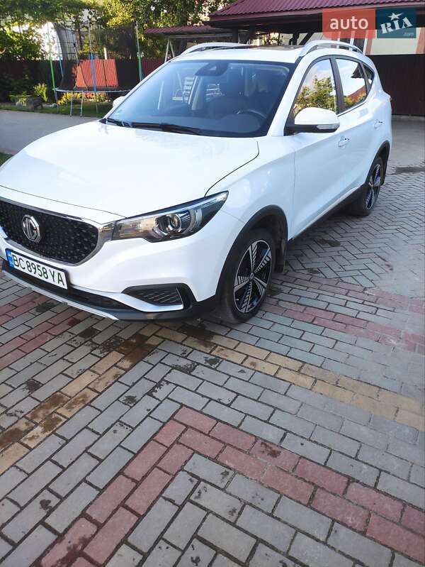 MG ZS EV 2020