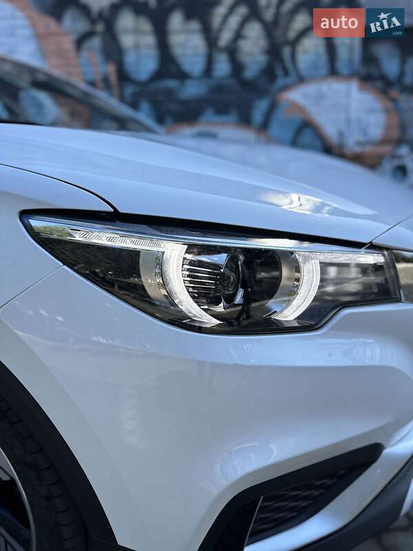 Внедорожник / Кроссовер MG ZS EV 2019 в Днепре