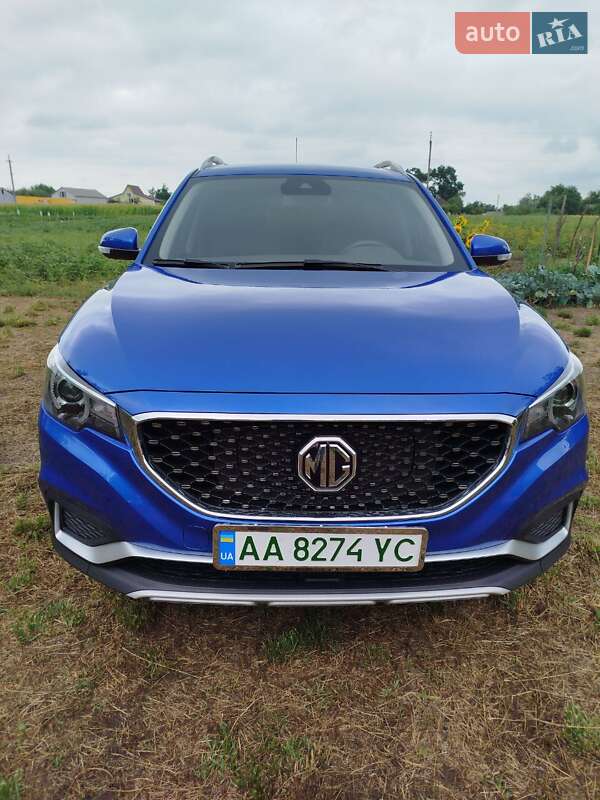 Внедорожник / Кроссовер MG ZS EV 2020 в Киеве