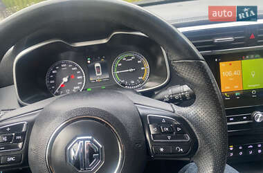 Позашляховик / Кросовер MG ZS EV 2020 в 