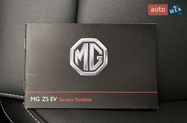 Позашляховик / Кросовер MG ZS EV 2021 в 