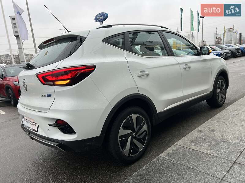 Внедорожник / Кроссовер MG ZS EV 2023 в Киеве