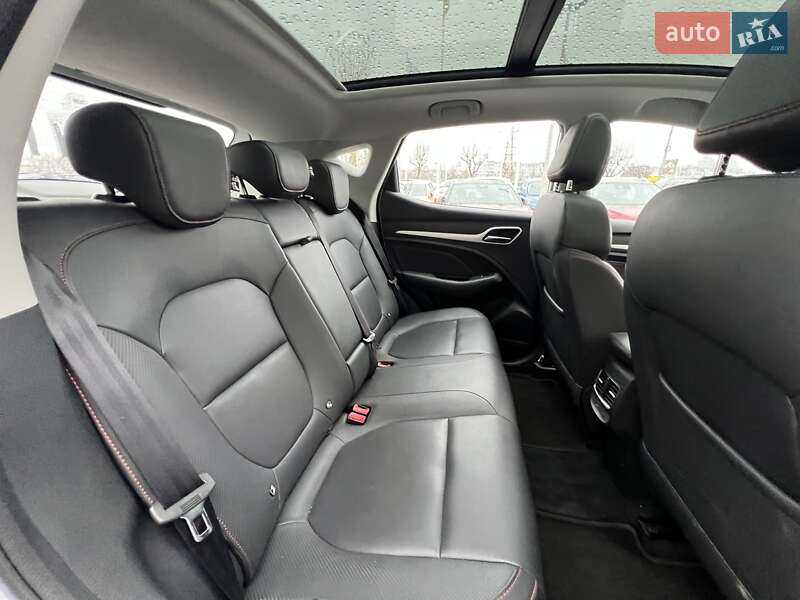 Внедорожник / Кроссовер MG ZS EV 2023 в Киеве