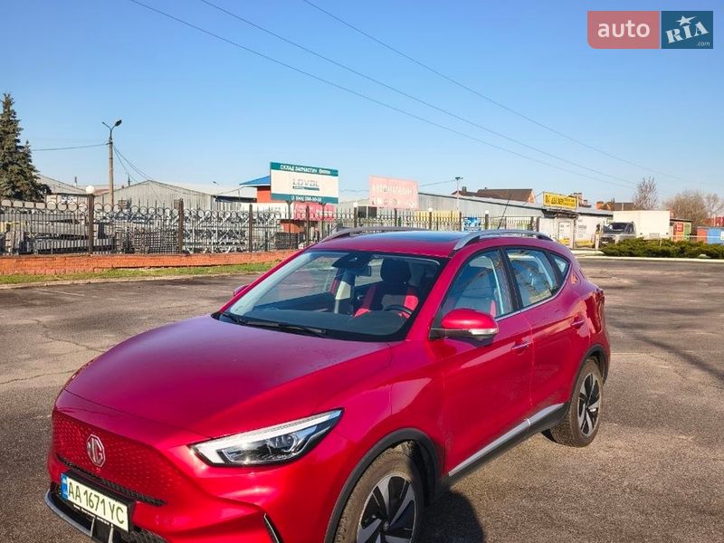 Внедорожник / Кроссовер MG ZS EV 2023 в Киеве