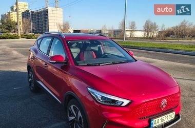 Внедорожник / Кроссовер MG ZS EV 2023 в Киеве