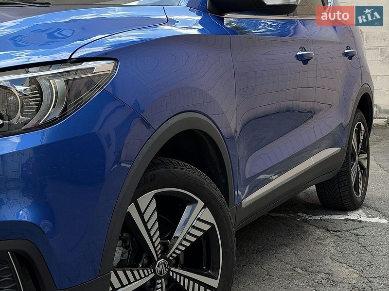 Внедорожник / Кроссовер MG ZS EV 2020 в Киеве