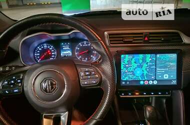 Седан MG ZS 2021 в 
