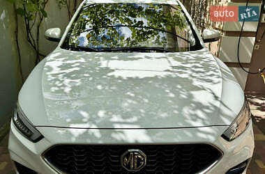Внедорожник / Кроссовер MG ZS 2021 в 