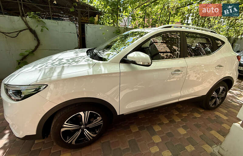 Внедорожник / Кроссовер MG ZS 2021 в Киеве