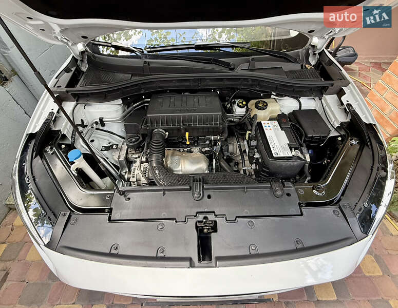 Внедорожник / Кроссовер MG ZS 2021 в Киеве