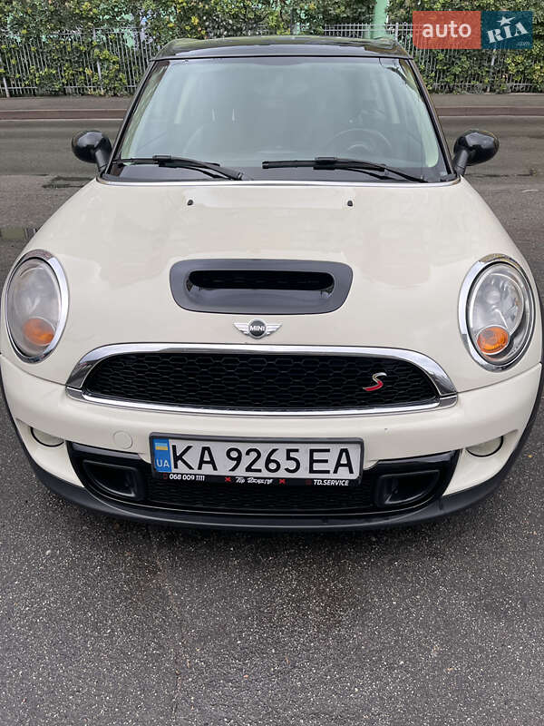 Универсал MINI Clubman 2013 в Киеве