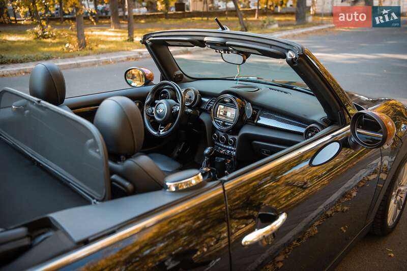 Кабриолет MINI Convertible 2016 в Одессе