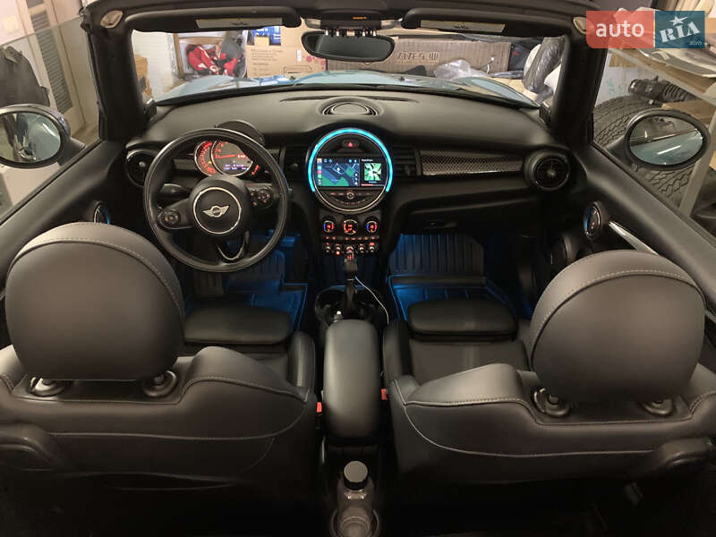 Кабріолет MINI Convertible 2017 в Києві фото 13 Кабріолет MINI Convertible 2017 в Києві