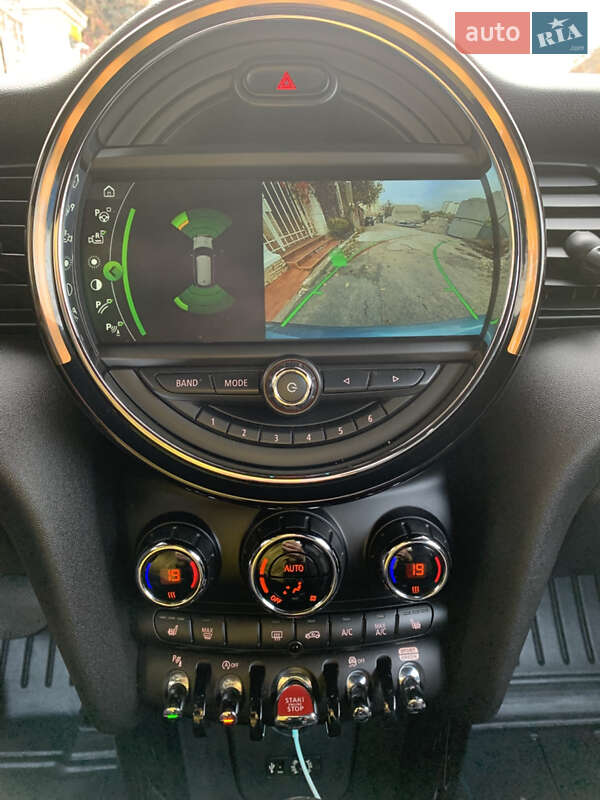 Кабріолет MINI Convertible 2017 в Києві фото 19 Кабріолет MINI Convertible 2017 в Києві