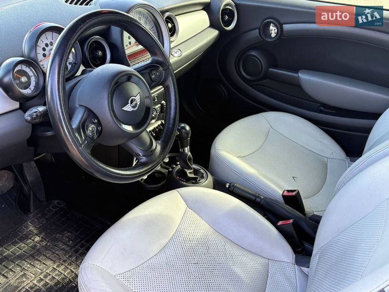 Кабриолет MINI Convertible 2011 в Киеве