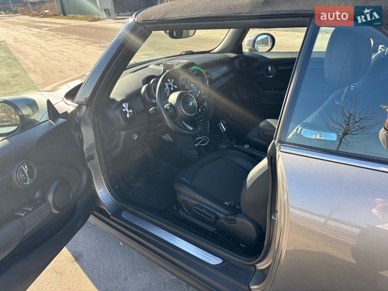 Кабриолет MINI Convertible 2019 в Гостомеле