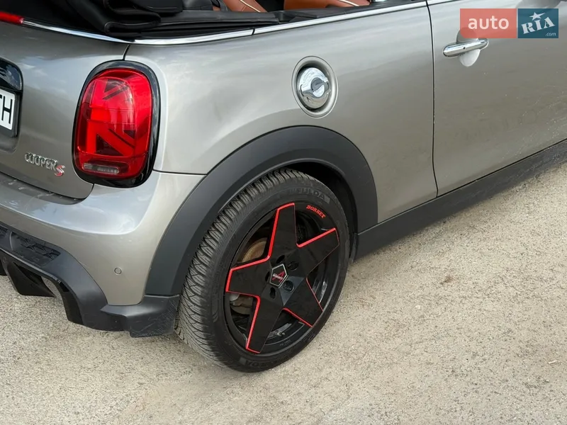MINI Convertible 2017 VIN WMWWG9C3XH3C81296 фото оголошення 9 з 55