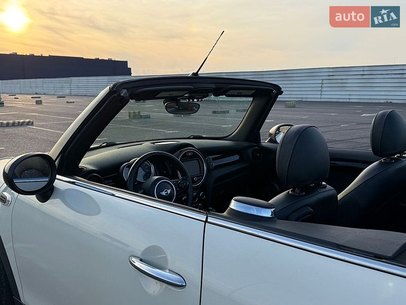Кабріолет MINI Convertible 2017 в Львові