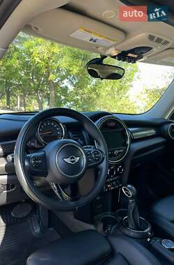 Хэтчбек MINI Cooper 2014 в 