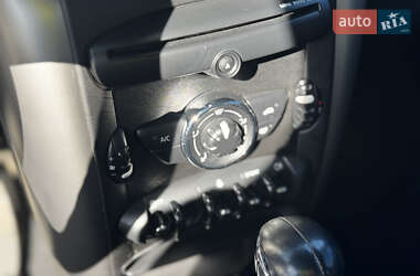 Хэтчбек MINI Cooper 2013 в 